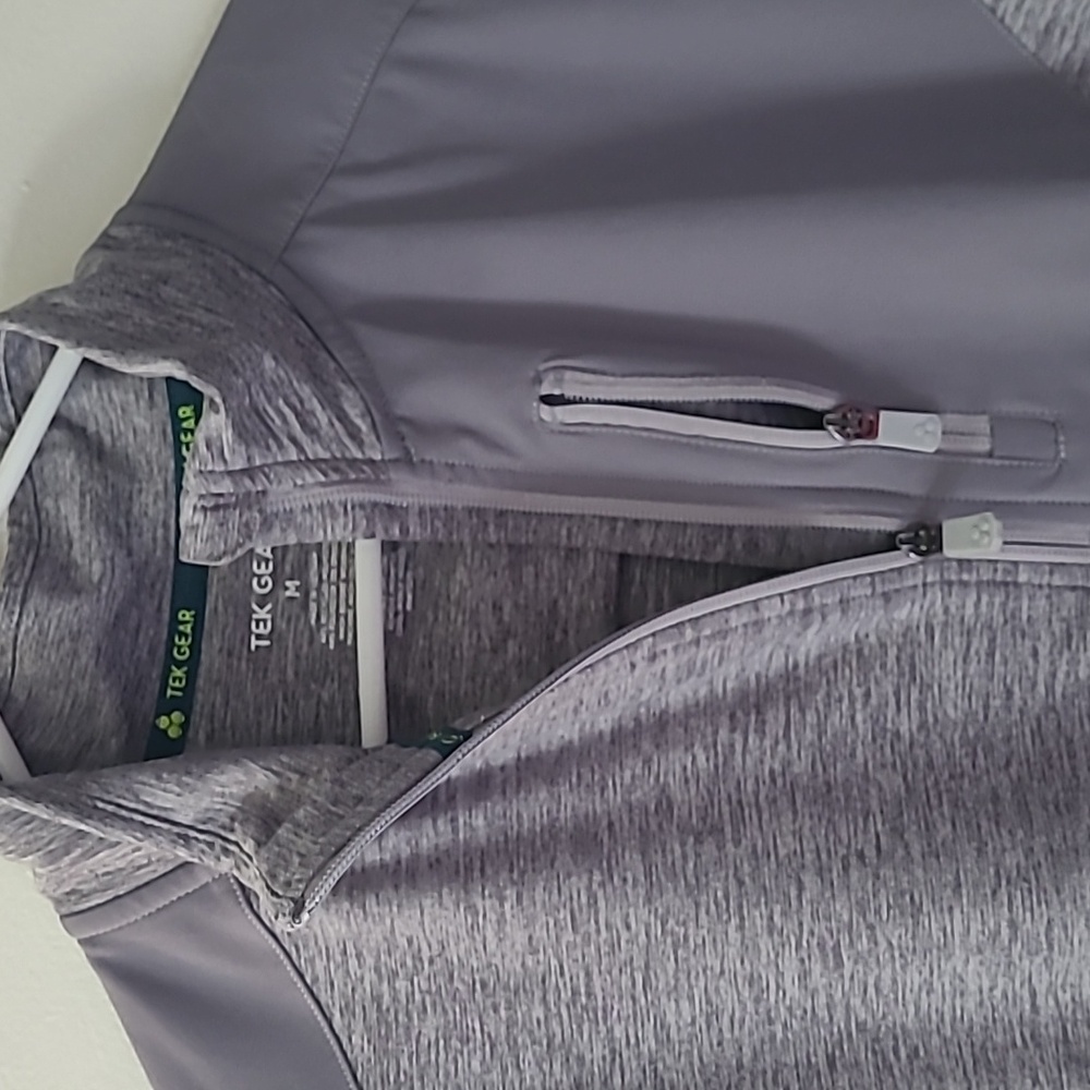 Athletic pullover - Picture 2 of 5